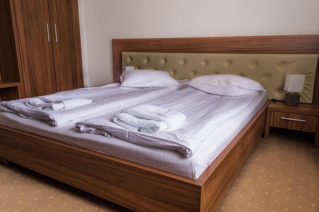 Hotel Mariss Alba Iulia Exterior photo