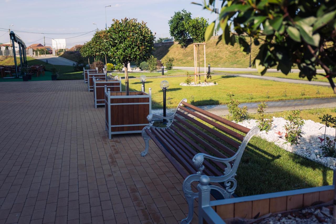 Hotel Mariss Alba Iulia Exterior photo